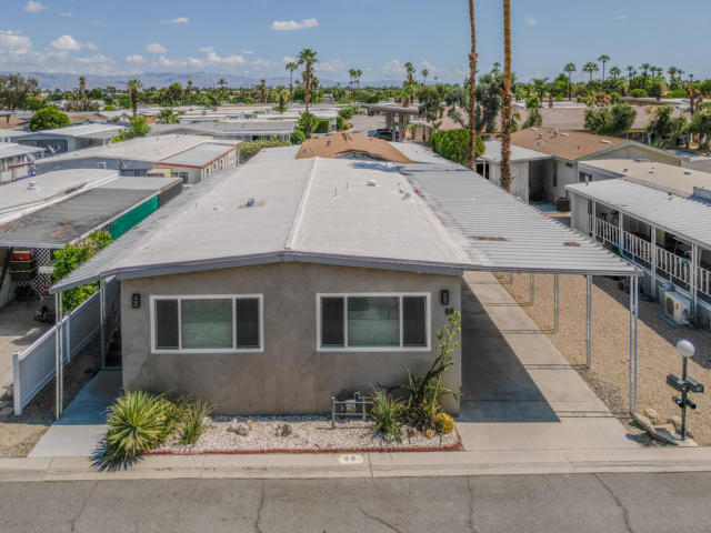 88 Dunes Circle, Cathedral City CA: https://media.crmls.org/mediaz/e4d9d1fe-d121-4942-a679-0bae7c6d6a7e.jpg