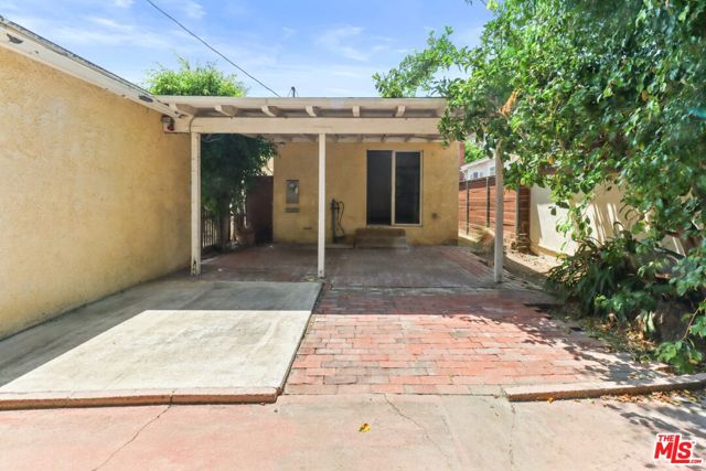2652 Stoner Avenue, Los Angeles CA: https://media.crmls.org/mediaz/e4d9e335-4d2e-47b9-af7a-596d6f067b52.jpg
