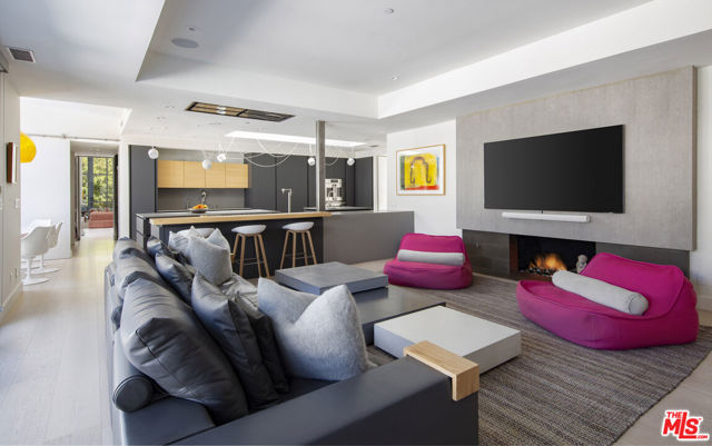 4450 Via Alegre, Santa Barbara CA: https://media.crmls.org/mediaz/e4d9e884-88e1-4d38-8645-0e6be4246979.jpg