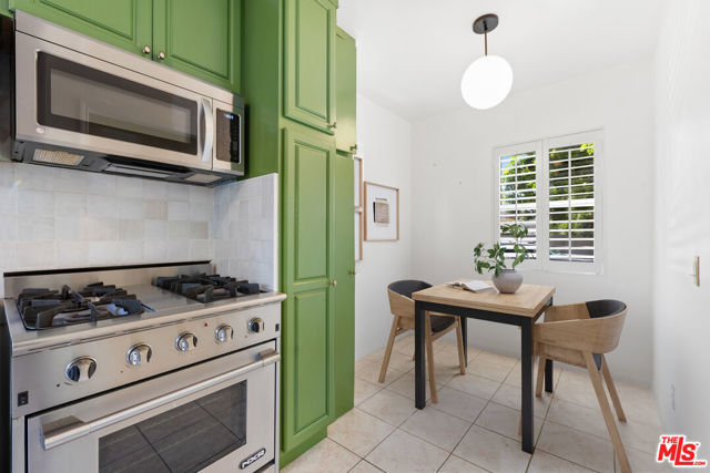1205 Appleton Way, Venice CA: https://media.crmls.org/mediaz/e4dc76f2-2756-49b1-afcb-a9f5bd78c011.jpg