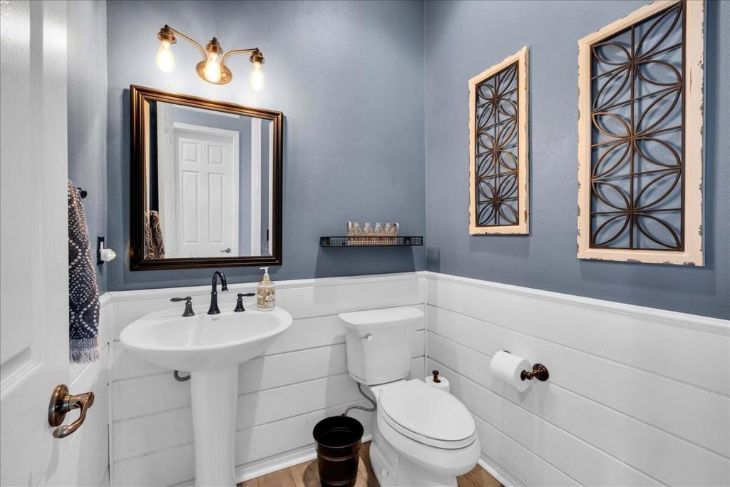 https://media.crmls.org/mediaz/e4dcfea2-d0e3-4779-b9e4-8703621e5b64.jpg?preset=X-Large