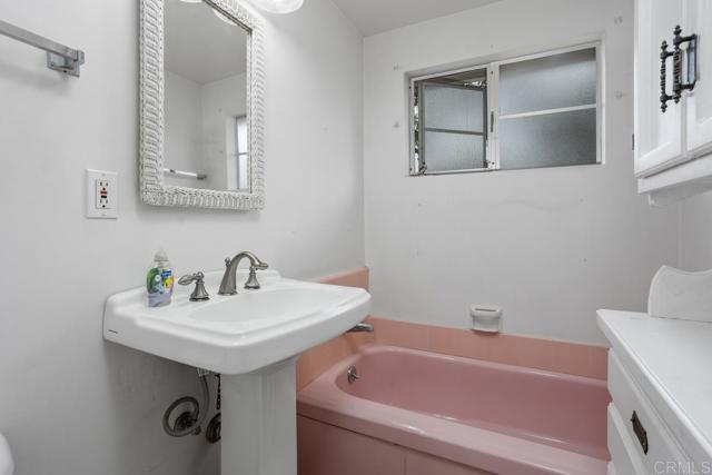 Detail Gallery Image 24 of 30 For 1230 Tamarack Ave, Carlsbad,  CA 92008 - 3 Beds | 2 Baths