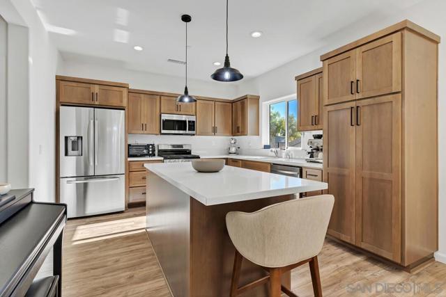 130 Scenic Dr, El Cajon CA: https://media.crmls.org/mediaz/e4dfc6b8-44f2-4351-bf2f-da83fd66c49c.jpg