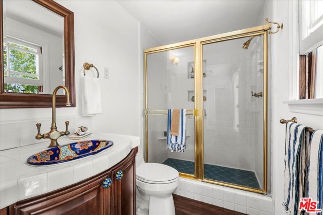 3314 Wonder View Drive, Los Angeles CA: https://media.crmls.org/mediaz/e4e0d3b1-6557-46cc-af62-d4e33b6b8680.jpg