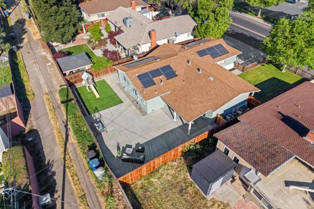 816 Bowen Avenue, Modesto CA: https://media.crmls.org/mediaz/e4e0f081-0627-4845-883f-b017df134f6a.jpg