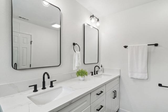 3243 Carolyn Circle, Oceanside CA: https://media.crmls.org/mediaz/e4e16fc3-f4d3-4ec6-b763-ea3731ee5019.jpg