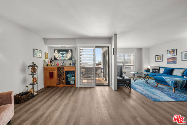 712 Vallejo Villas, Los Angeles CA: https://media.crmls.org/mediaz/e4e1969d-2ed9-4a55-8984-fe9bbf6132cc.jpg