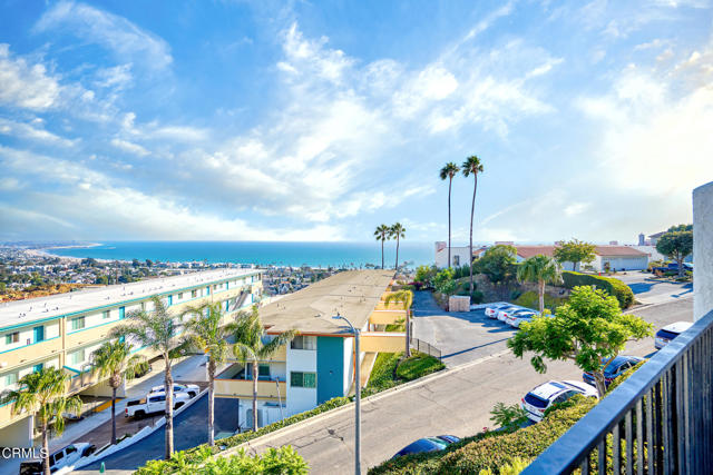 Detail Gallery Image 12 of 58 For 886 Winding Way Dr, Ventura,  CA 93001 - 2 Beds | 2/1 Baths