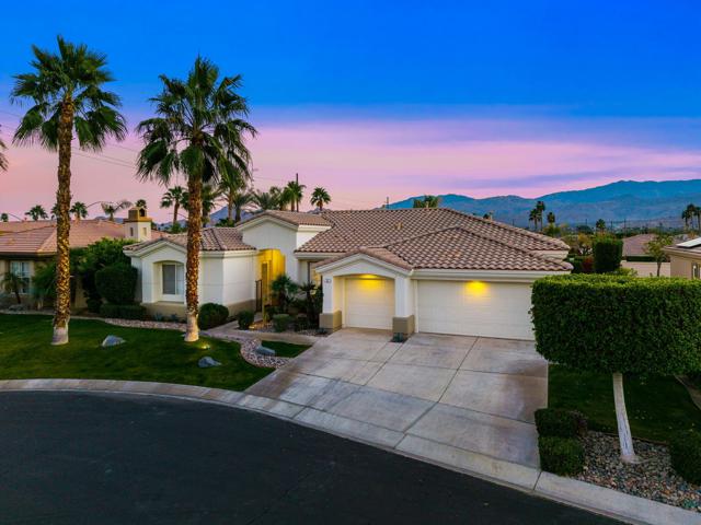33 Calle La Reina, Rancho Mirage CA: https://media.crmls.org/mediaz/e4e21999-2db9-4c11-9916-d0c17ea12038.jpg