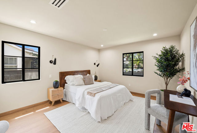 14742 Weddington Street, Sherman Oaks CA: https://media.crmls.org/mediaz/e4e243e2-cfe1-4f13-a35a-0e6d784088a6.jpg