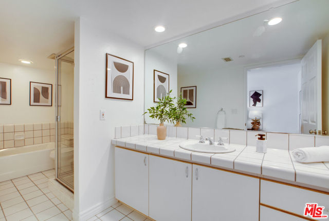 Drew Fenton | 12000 Goshen Avenue Los Angeles CA | MLS: 7335445 Drew Fenton | 12000 Goshen Avenue Los Angeles CA | MLS: 7335445