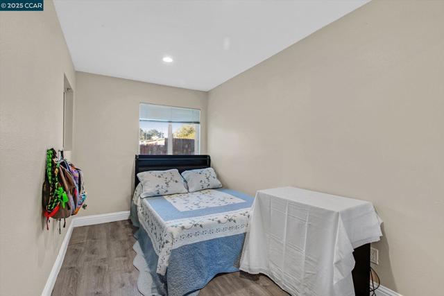 2027 83Rd Ave, Oakland CA: https://media.crmls.org/mediaz/e4e2c51d-c482-4132-b689-2d83e77c0d76.jpg