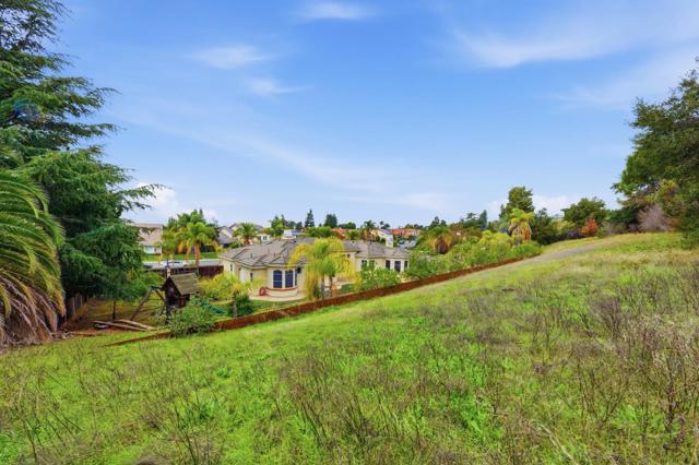 2000 Wellington Drive, Milpitas CA: https://media.crmls.org/mediaz/e4e2deba-896e-45ef-bc1d-7bdd0be226fb.jpg