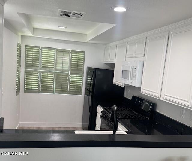 5624 Las Virgenes Road, Calabasas CA: https://media.crmls.org/mediaz/e4e2ffda-e64f-4098-955f-19ee92be88a8.jpg