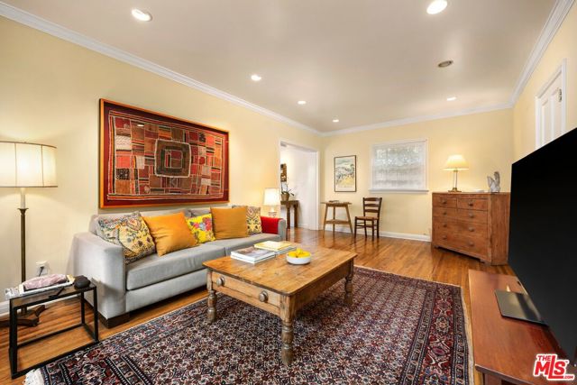 12309 9th Helena Drive, Los Angeles CA: https://media.crmls.org/mediaz/e4e42505-73bf-4718-9307-477dd12ce26c.jpg