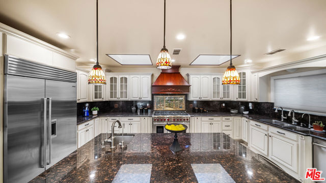 10801 Bothwell Road, Chatsworth CA: https://media.crmls.org/mediaz/e4e4459f-eba0-471a-9e41-8988e4a1abd7.jpg
