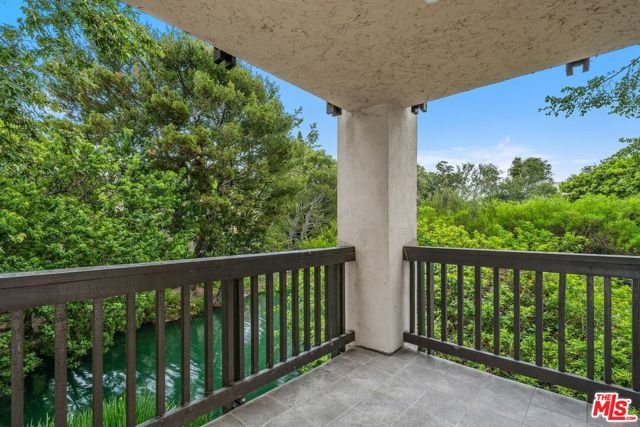 1211 Raintree Circle photo 2
