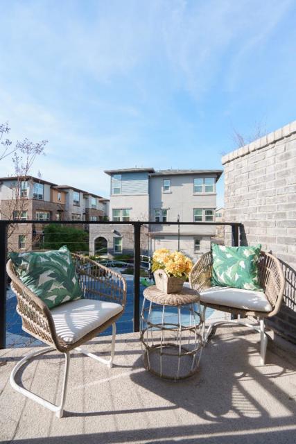 897 Fillmore Terrace, Sunnyvale CA: https://media.crmls.org/mediaz/e4e50d34-4f2f-46bb-9018-ef5e5e0feaab.jpg