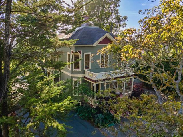 311313 Ocean View Avenue, Santa Cruz CA: https://media.crmls.org/mediaz/e4e5c619-188f-4e72-9ee2-3d34d1c32511.jpg