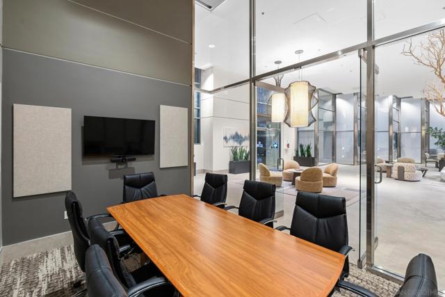 645 Front St, San Diego CA: https://media.crmls.org/mediaz/e4e5d80b-3c3f-4533-8a9f-518264d9910b.jpg