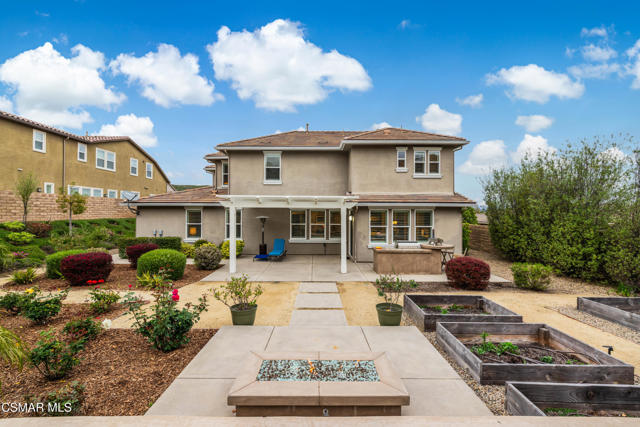 6923 Ridgemark Court, Moorpark CA: https://media.crmls.org/mediaz/e4e6114b-26b7-47c2-8b85-54c563a3d8e9.jpg