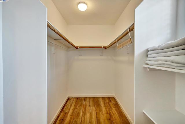 37659 Granville Dr, Fremont CA: https://media.crmls.org/mediaz/e4e66935-284c-4803-af80-5924f19b1487.jpg