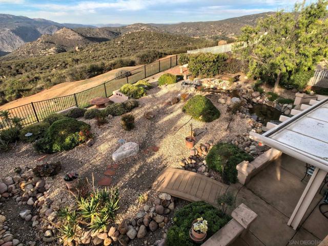 2338 LARKSPUR DR, Alpine CA: https://media.crmls.org/mediaz/e4e6ad95-7af5-4748-ac04-df9c4743760c.jpg