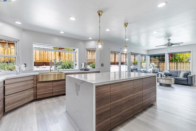 1835 Camino Estrada, Concord CA: https://media.crmls.org/mediaz/e4e6ca41-4088-4eed-ab2c-996addda2a3c.jpg