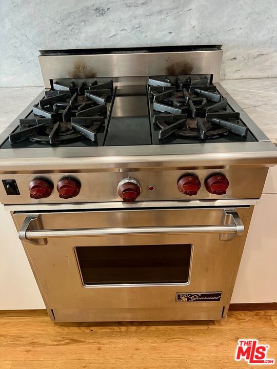 1586 Palisades Drive, Pacific Palisades CA: https://media.crmls.org/mediaz/e4e6de4e-878b-4613-8fd0-ce5085c343c3.jpg