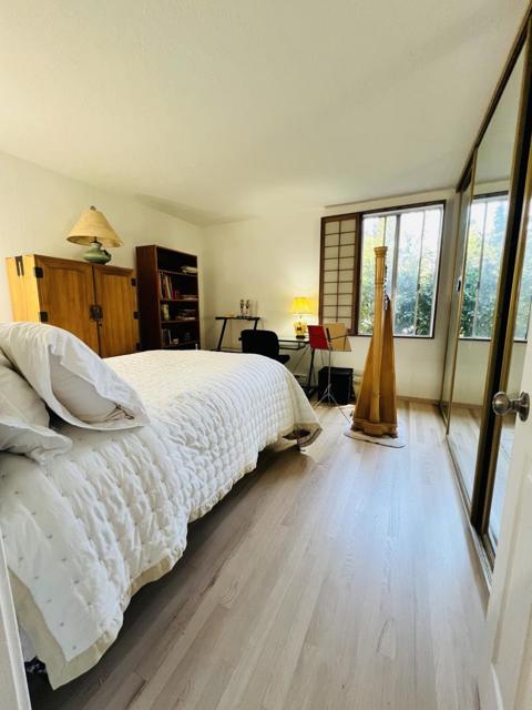 505 Cypress Point Drive, Mountain View CA: https://media.crmls.org/mediaz/e4e85808-61cc-4be4-bf73-20c1c370a368.jpg