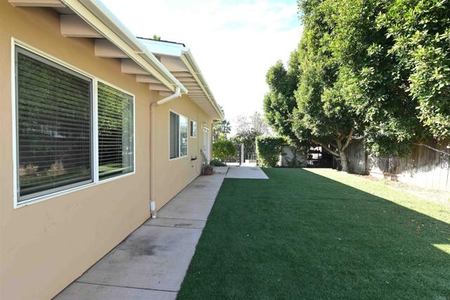 Detail Gallery Image 18 of 20 For 1860 Alessandro Trl, Vista,  CA 92084 - 3 Beds | 2 Baths