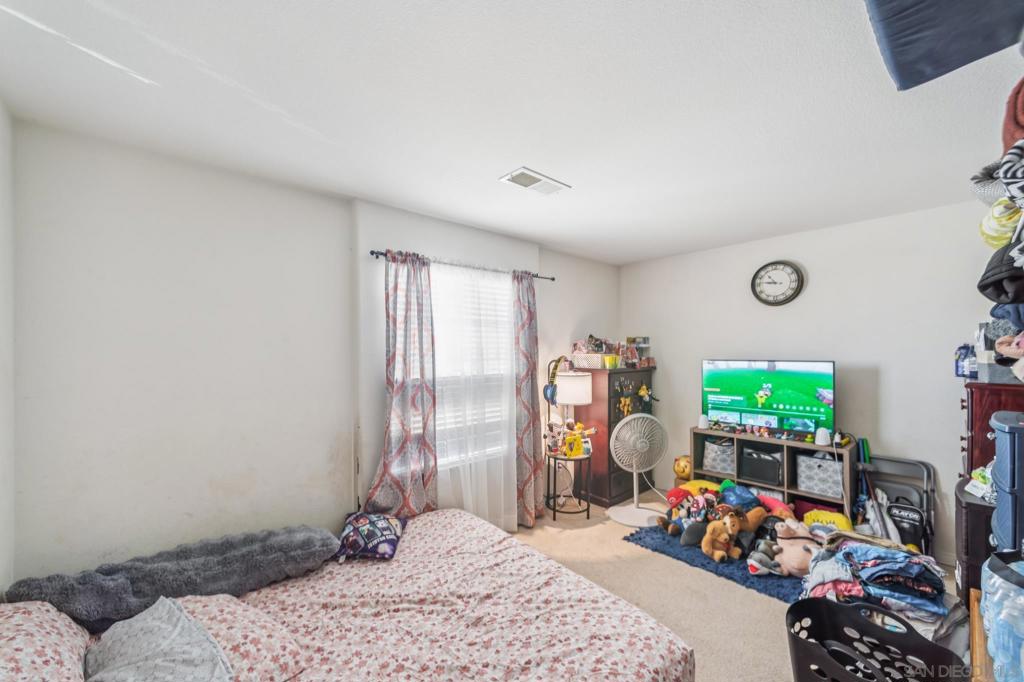 https://media.crmls.org/mediaz/e4e96988-b133-4c55-aa50-8a15446e2856.jpg?preset=X-Large