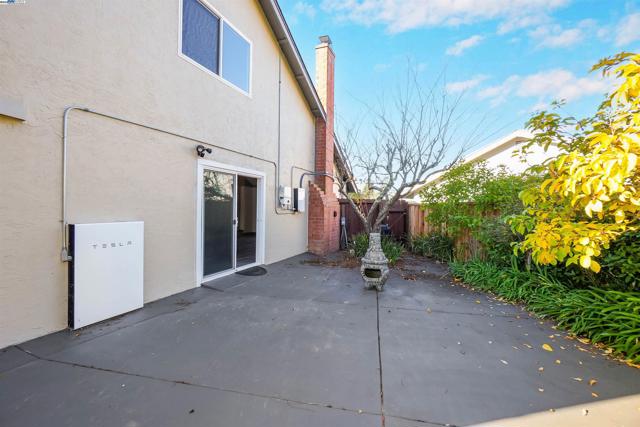 3608 Siskiyou Ct, Hayward CA: https://media.crmls.org/mediaz/e4e9f3ae-07f3-4868-adf3-093630619625.jpg
