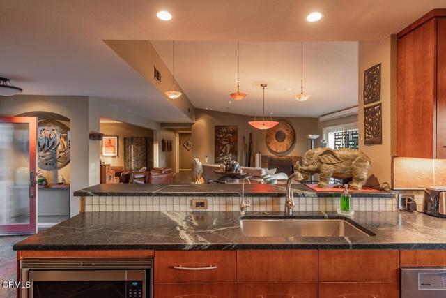 Detail Gallery Image 8 of 37 For 358 Sunset Ct, Oak View,  CA 93022 - 4 Beds | 3/1 Baths