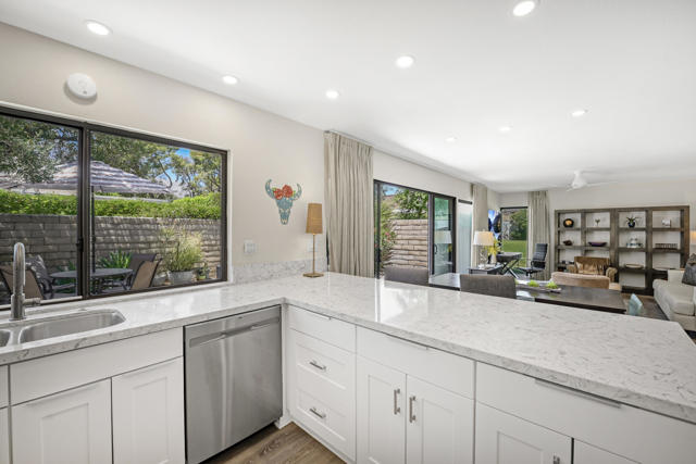 2006 E Sandalwood Drive, Palm Springs CA: https://media.crmls.org/mediaz/e4ea887d-d71f-4465-9884-741766c6a2d2.jpg