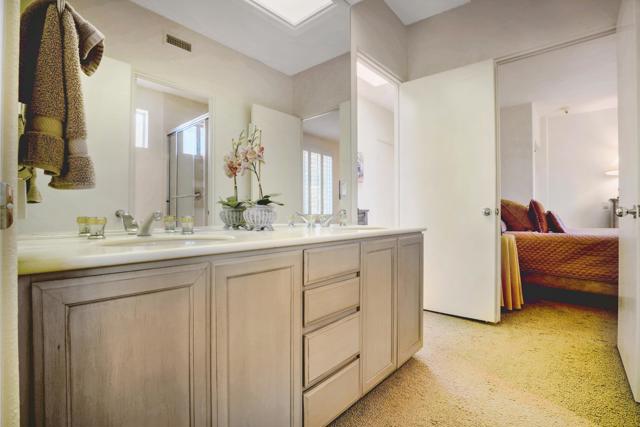371 Indian Ridge Drive, Palm Desert CA: https://media.crmls.org/mediaz/e4eaa398-1fe7-48e4-a1b0-1c5c649862bb.jpg