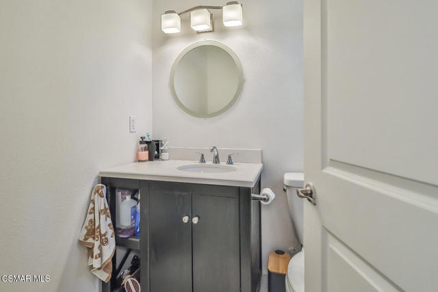 2433 Calle Narciso, Thousand Oaks CA: https://media.crmls.org/mediaz/e4eadba6-93f7-4dac-b139-710594c15de5.jpg