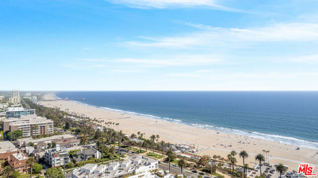 153 San Vicente Boulevard, Santa Monica CA: https://media.crmls.org/mediaz/e4eae949-6e25-4ab4-ba24-4a8c6f69dd27.jpg