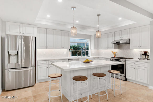645 Overlook Road, Simi Valley CA: https://media.crmls.org/mediaz/e4ec3791-1b50-4379-8e96-1744d8588784.jpg