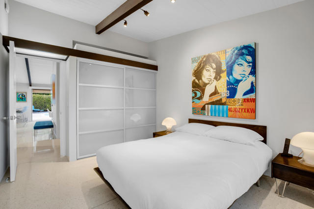 Image 27 of 83 For 992 La Jolla Road