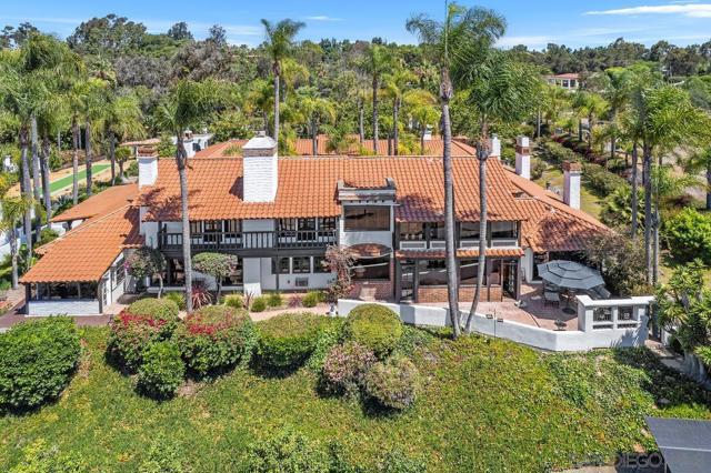 17507 Los Morros, Rancho Santa Fe CA: https://media.crmls.org/mediaz/e4ecfcfb-21ab-4238-897d-6b05ac2f1d73.jpg