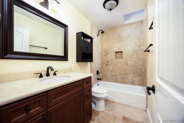 4122 Alabar Way, Oceanside CA: https://media.crmls.org/mediaz/e4ed0d29-ff59-4bbe-9bdc-d82569742b63.jpg