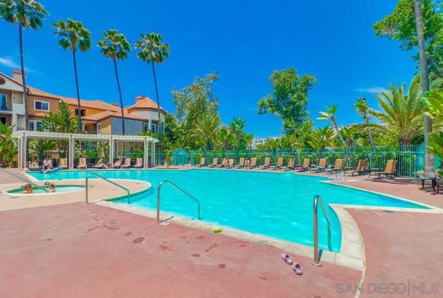 2020 Camino De La Reina, San Diego CA: https://media.crmls.org/mediaz/e4edb0ae-dfa5-4244-9528-305558fbdffb.jpg