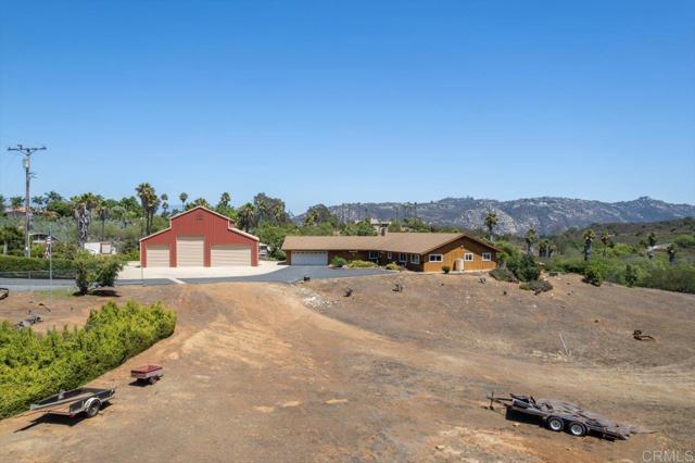 Detail Gallery Image 12 of 60 For 945 El Paseo, Vista,  CA 92084 - 4 Beds | 3 Baths