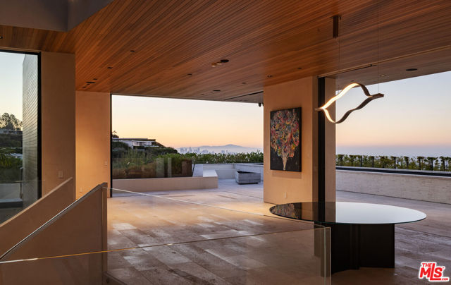 1520 Carla, Beverly Hills CA: https://media.crmls.org/mediaz/e4edf5dd-a212-462e-a9c2-6f79f8d1134b.jpg