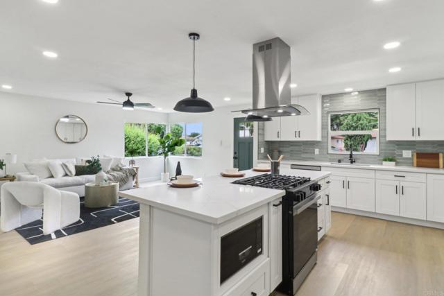 3243 Carolyn Circle, Oceanside CA: https://media.crmls.org/mediaz/e4eea710-6bc2-4231-8e82-66a02383f086.jpg