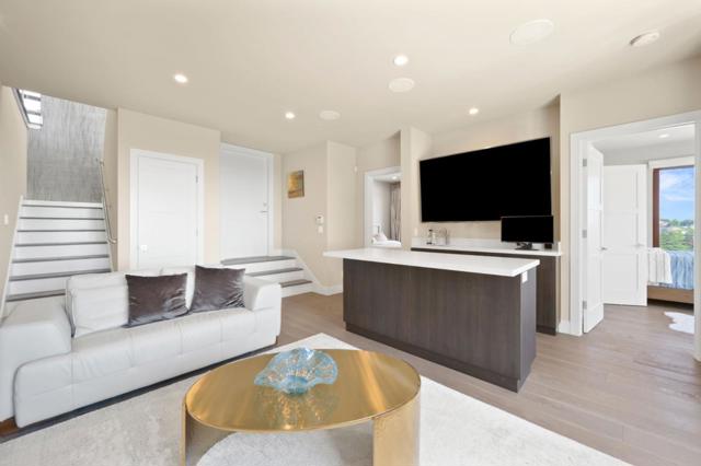 1548 Los Montes Drive, Burlingame CA: https://media.crmls.org/mediaz/e4eebb8d-b46f-40d8-963c-6d6e3cbaf3aa.jpg