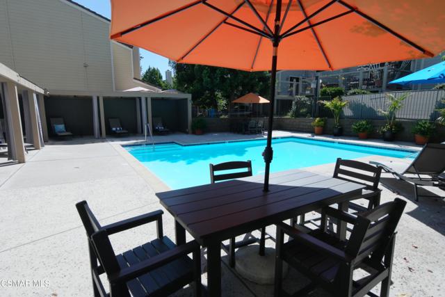 1228 S Westlake Boulevard, Westlake Village CA: https://media.crmls.org/mediaz/e4eedf74-6524-4ade-a9cb-93f86d2dacfe.jpg