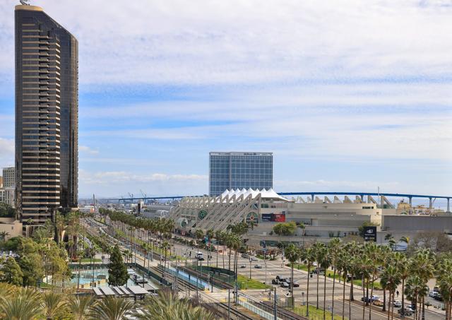 500 W Harbor Dr, San Diego CA: https://media.crmls.org/mediaz/e4efdf3c-cf18-439a-8a7f-41aa5bf76dc9.jpg