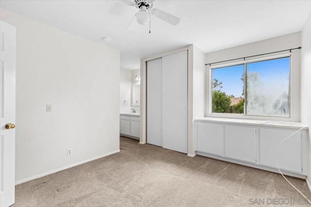 5356 Malcolm St, Oceanside CA: https://media.crmls.org/mediaz/e4f02532-0eb0-4333-9bf7-69778026e43b.jpg